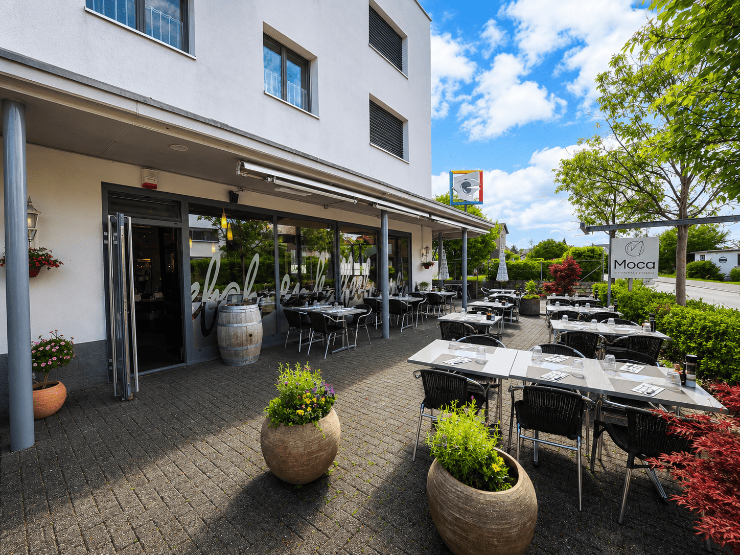 Sonnige Terrasse des Moca in Rütihof